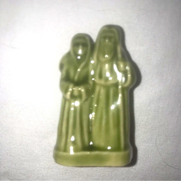 Wade’s Figurines - Mary & Joseph Porcelain Miniatures. Excellent Condition! - Picture 1 of 2